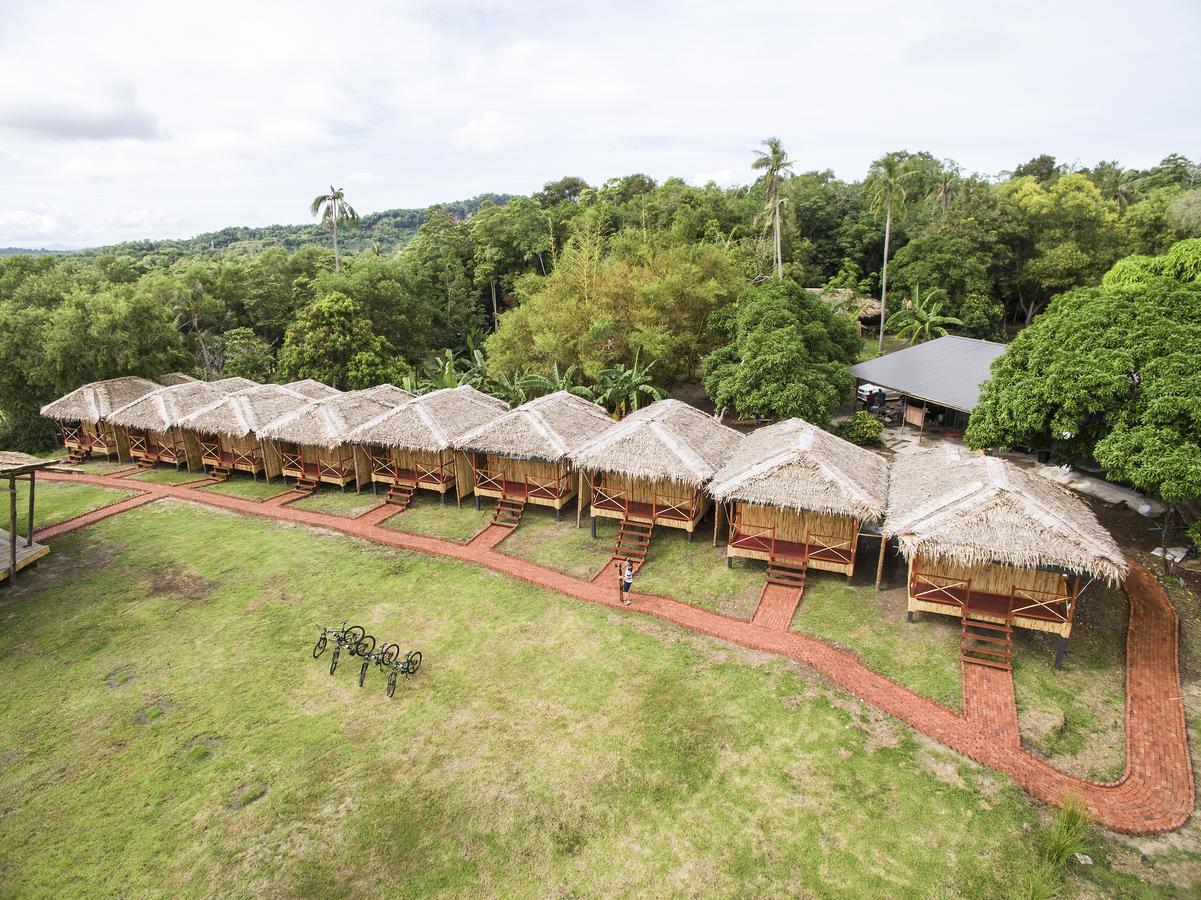 9 Huts On A Hill Hotel Kudat Exterior foto